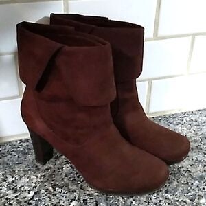 Predictions Brown Faux Suede Heeled Boots. Sz 7.5